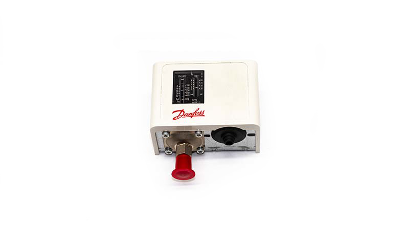 PRESSURE CONTROLLER DANFOSS 060-117166 KP5